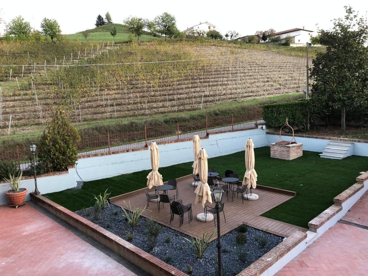 Bed and Breakfast Cascina La Badia à Montegrosso dʼAsti Extérieur photo
