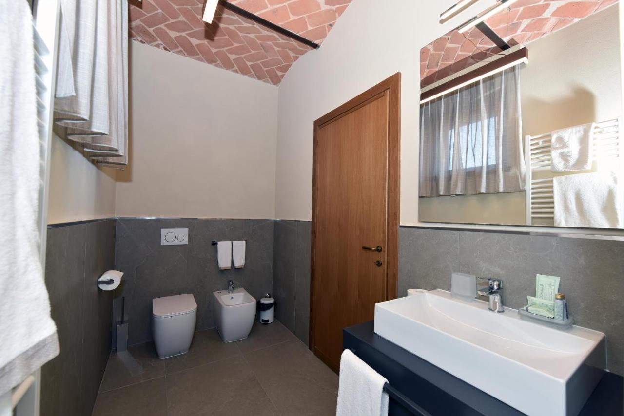 Bed and Breakfast Cascina La Badia à Montegrosso dʼAsti Extérieur photo